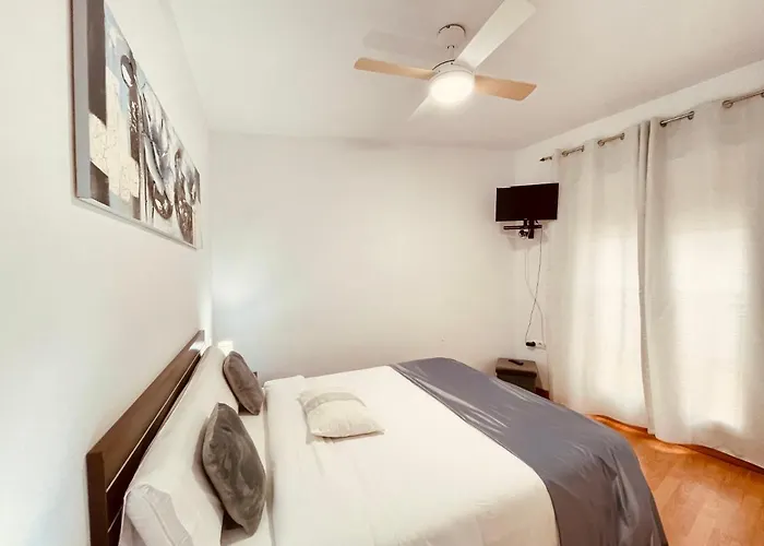 Отель Alaudae -centro- Garaje Privado-jacuzzi Exterior Bajo Peticion - *